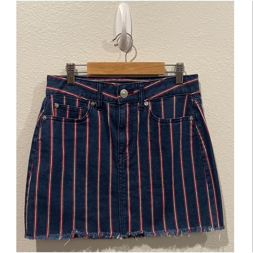 AMERICAN EAGLE OUTFITTERS Hi-Rise Super Stretch Mini Skirt